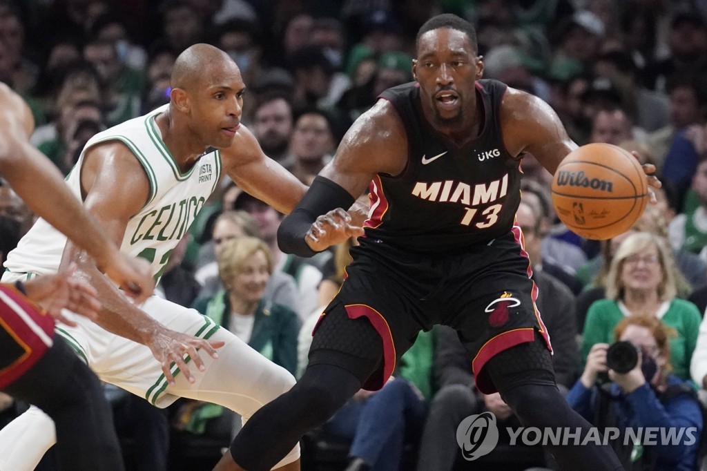 '테이텀 31점' NBA 보스턴도 2승…동부 결승 승부 원점