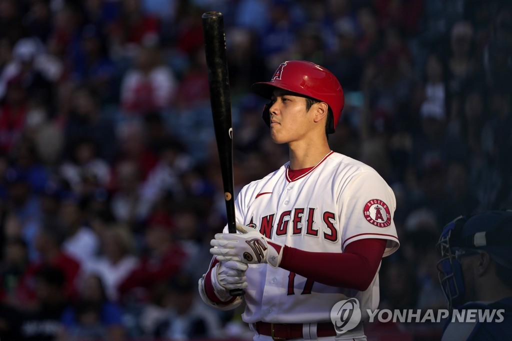 류현진, 오타니 '두 개의 검' 막았다…개인 첫 한일선발 대결 승(종합)