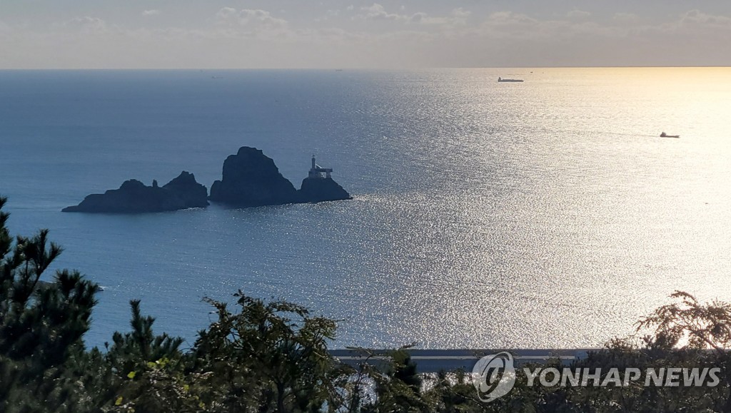 부산·울산·경남, 구름 많음…건조특보 발효