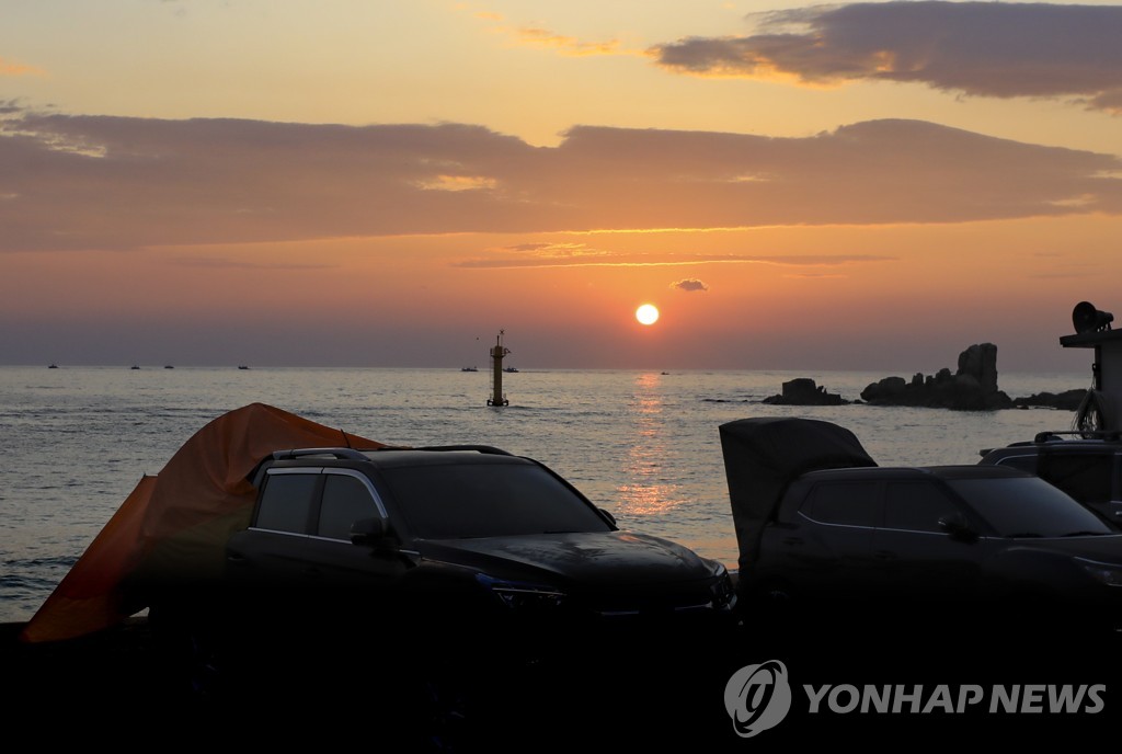 코로나에 '차콕 생활' 뜬다…자가용 이용 소비 급증