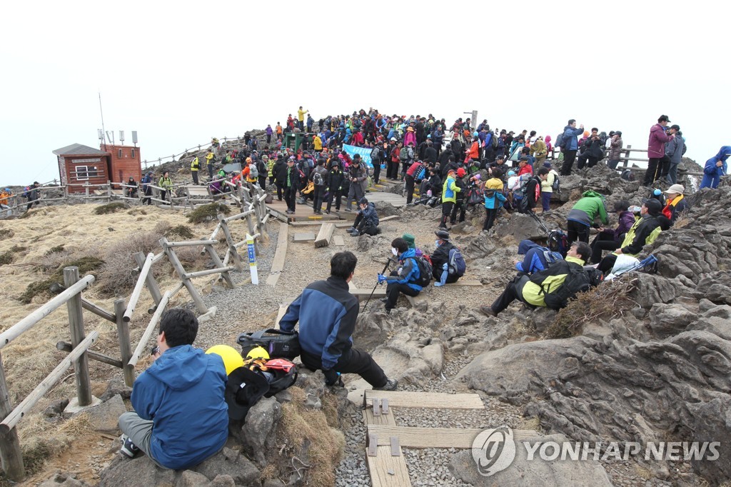 작년 코로나 2년차에 등산사고 다시 늘어…언론보도 급증