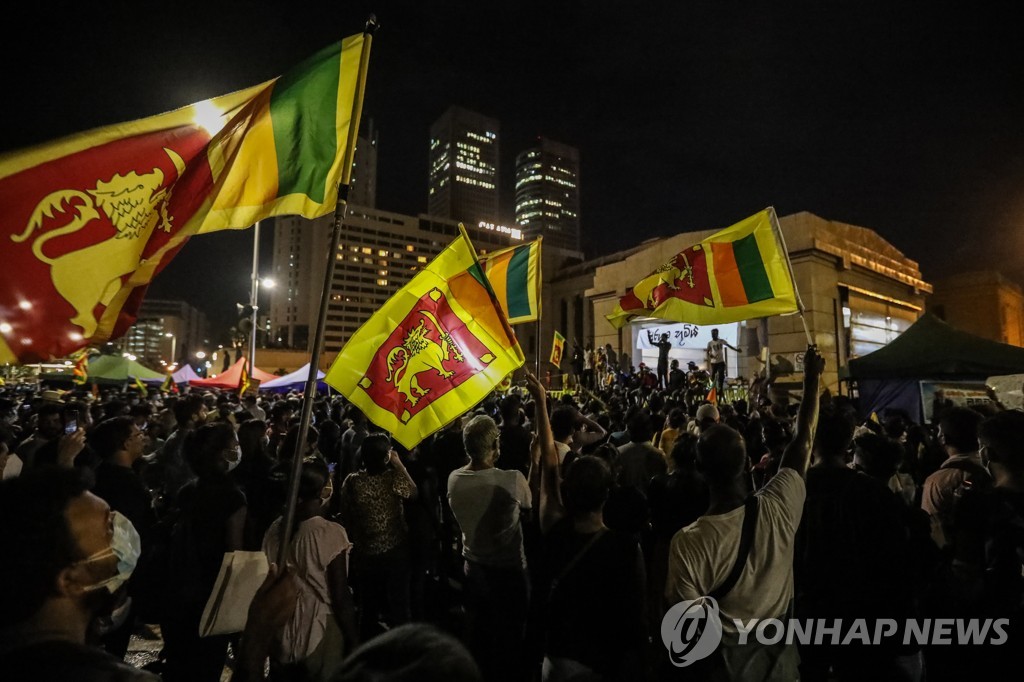 "스리랑카 사태는 글로벌 부채 위기 도미노의 시작점"