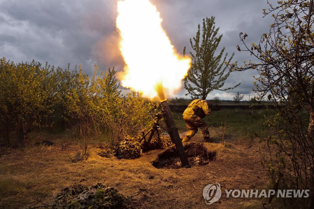 [우크라 침공] 러, '전승절'에도 동남부 전선에서 주춤거려