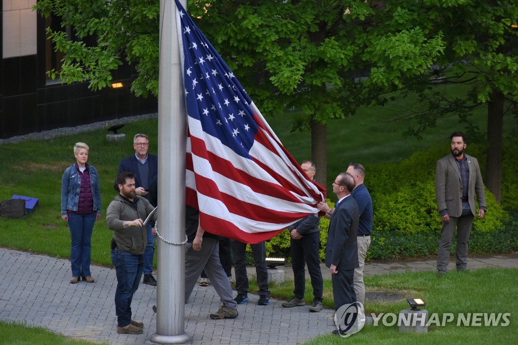 [우크라 침공] 美, 대사관 다시 열고도 해병대 경비단은 배치 안 해