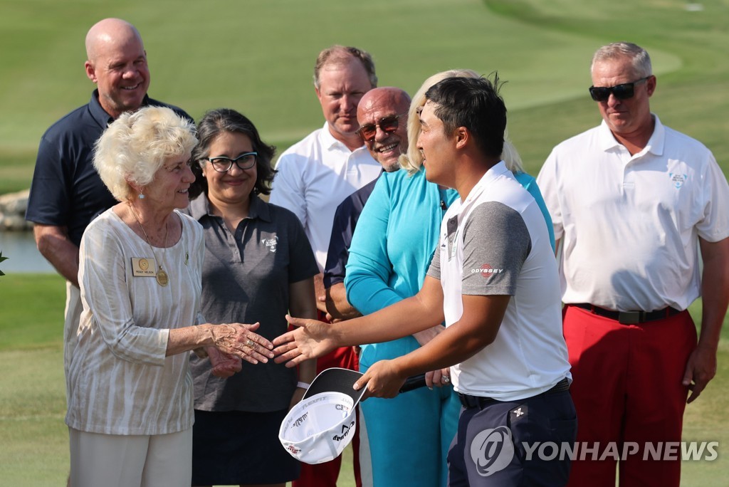 PGA 투어 2승 이경훈 "마음 비웠는데…가족과 함께해 더 기뻐"