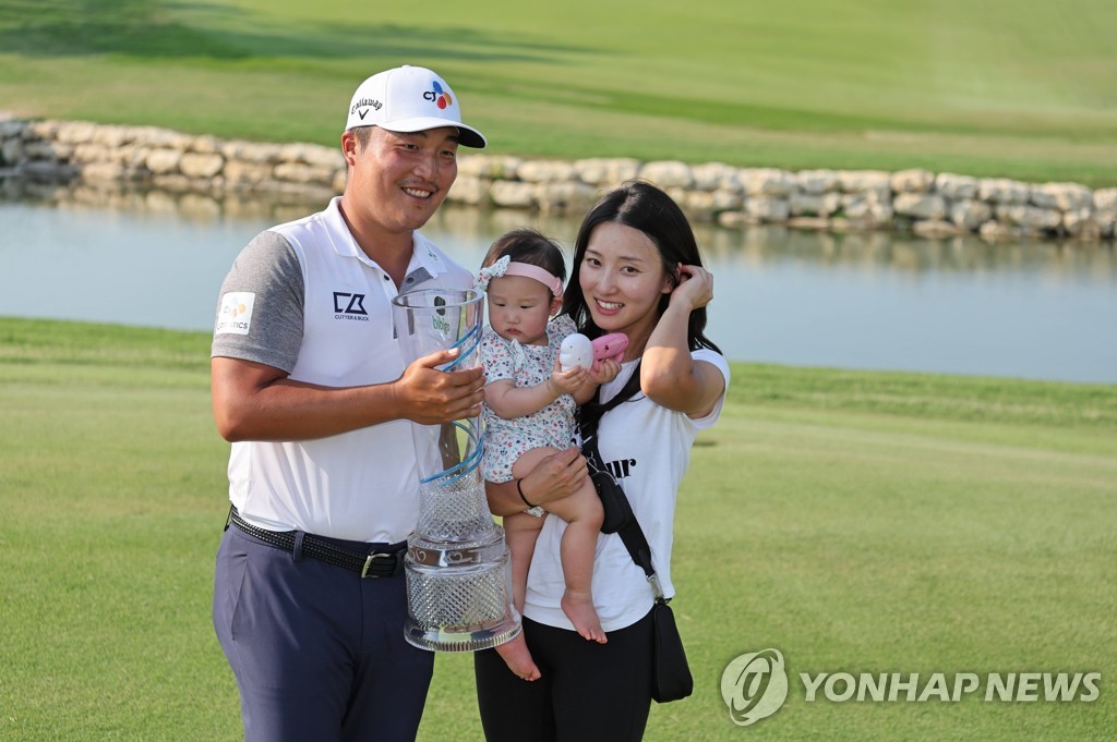 이경훈, 한국 선수 첫 PGA 투어 2연패…AT&T 바이런 넬슨 우승(종합2보)
