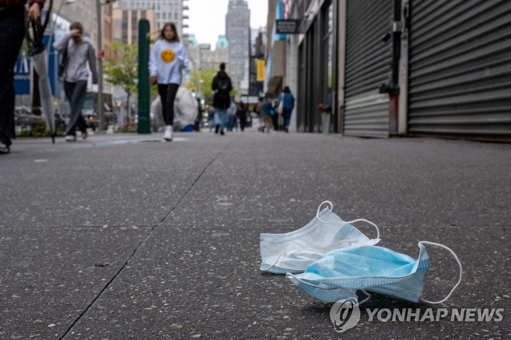 코로나19 재확산 조짐에 뉴욕시, 실내 마스크 착용 권고