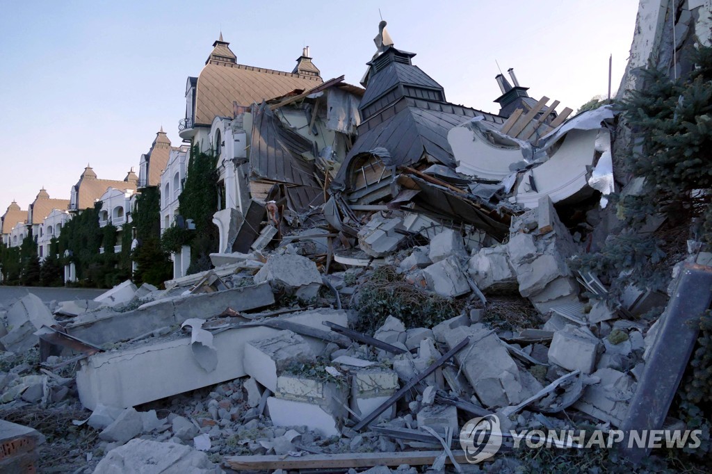 [우크라 침공] 러 '전승절'에 남부 거점에 미사일 타격