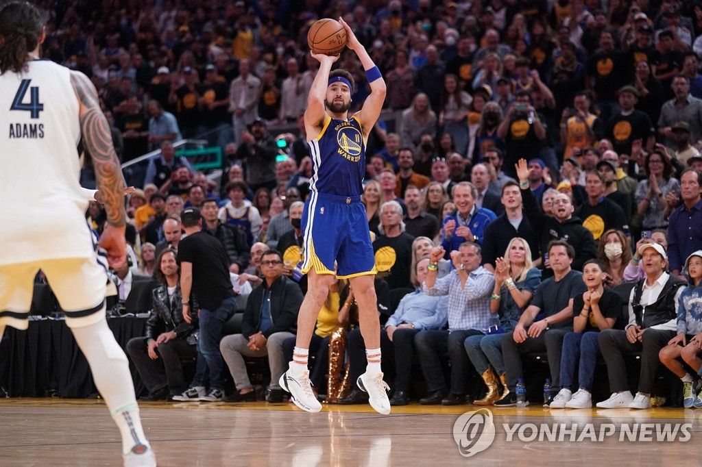 NBA 골든스테이트, 멤피스 꺾고 서부지구 결승 진출