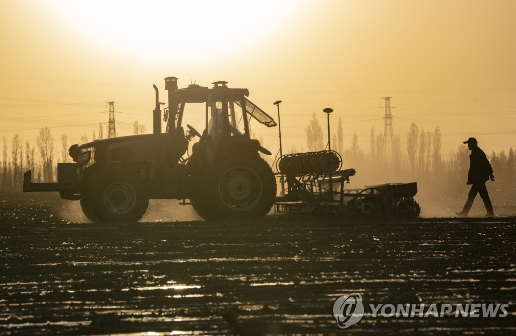 "아디다스·푸마 등 '강제노동 의혹' 중국 신장 면화 사용"