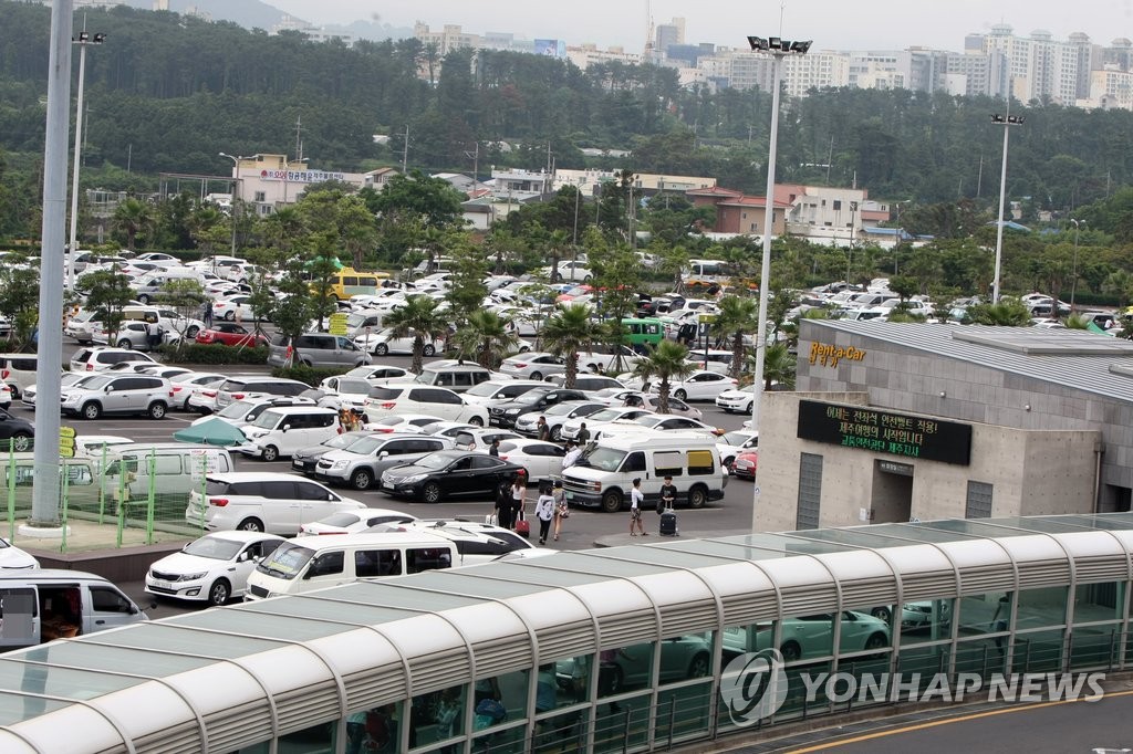 제주도, 4·3 생존 희생자 105명 공항 주차료 감면…'생색내기'