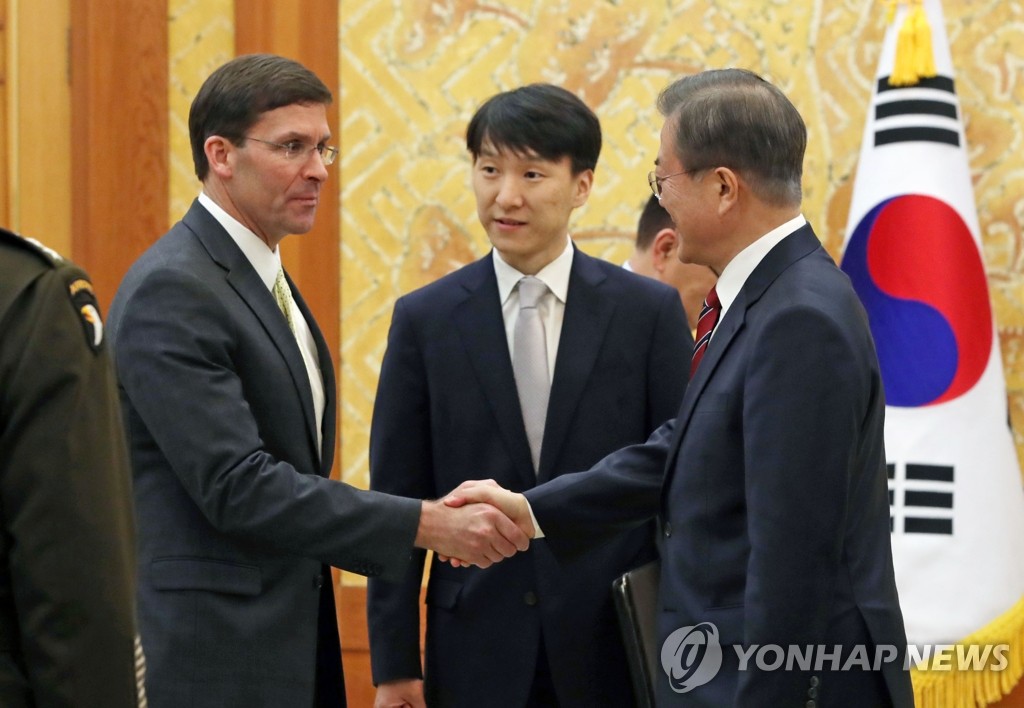 에스퍼 전 美국방 "한국이 중국의 궤도로 끌려가는 상황 우려"