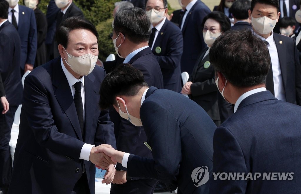 尹대통령-이준석 회동…"李, 정호영 임명여부 '빠른결정' 당부"