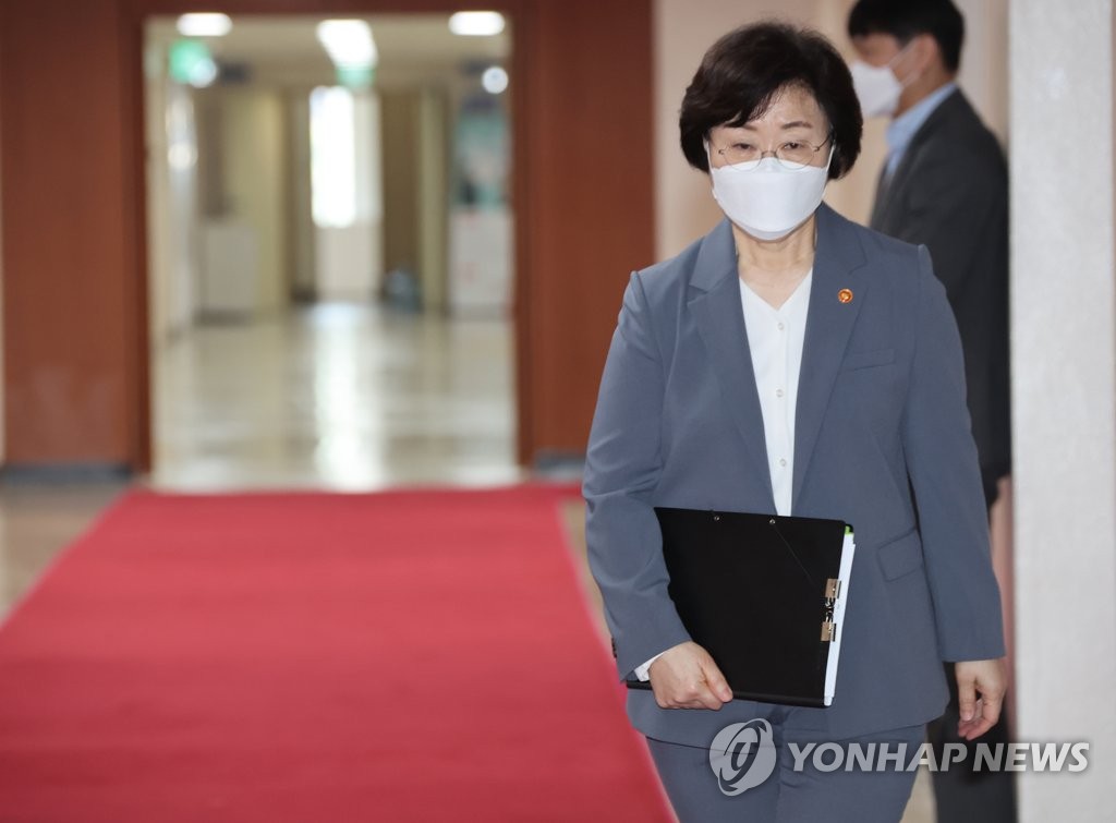 물러나는 정영애 여가부 장관 "여가부 폐지 공약, 근거 없어"