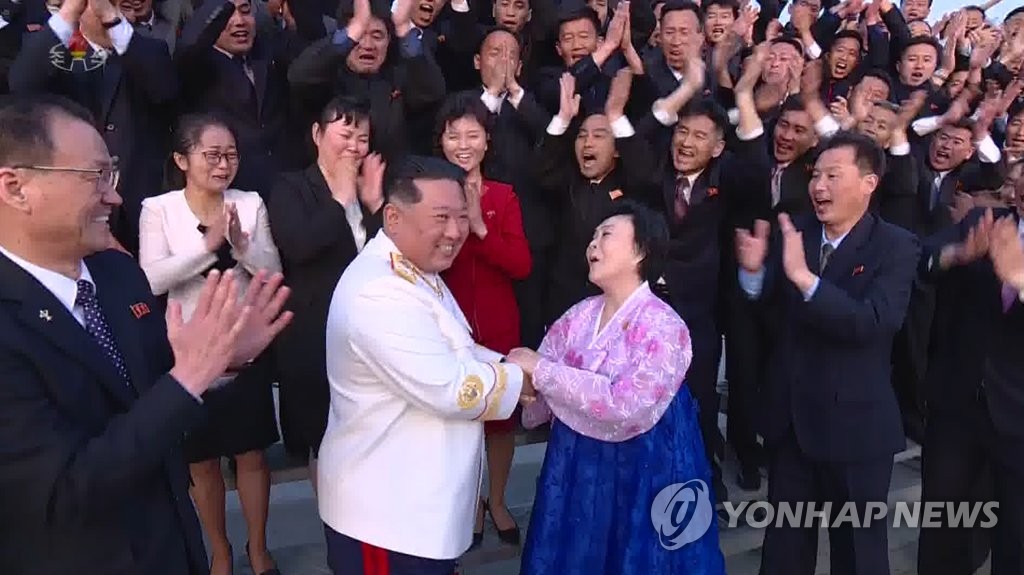 북 "근로자들 시련 때마다 당중앙 목숨으로 사수"…충성심 독려(종합)