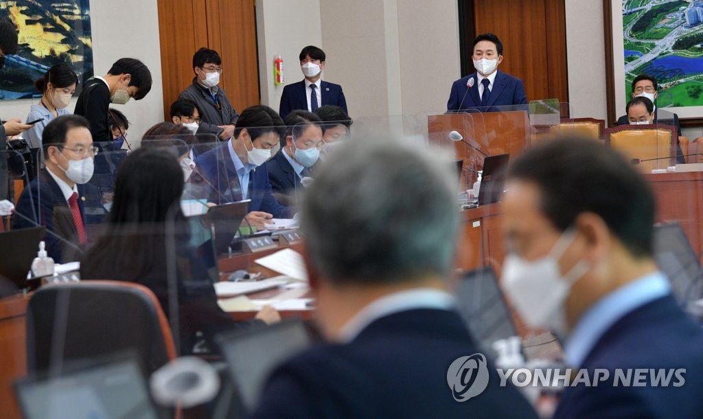 '시험대이자 독배' 안고 출항 원희룡號, 주택시장 안정 끌어낼까