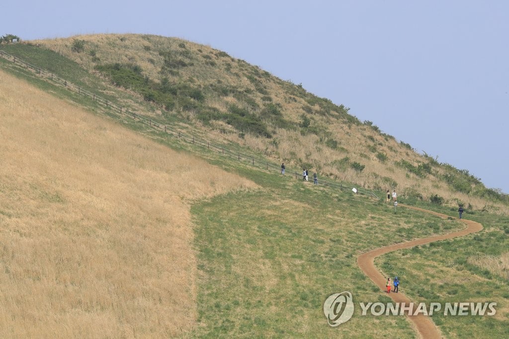 제주 맑고 일교차 커…"건강관리 유의"