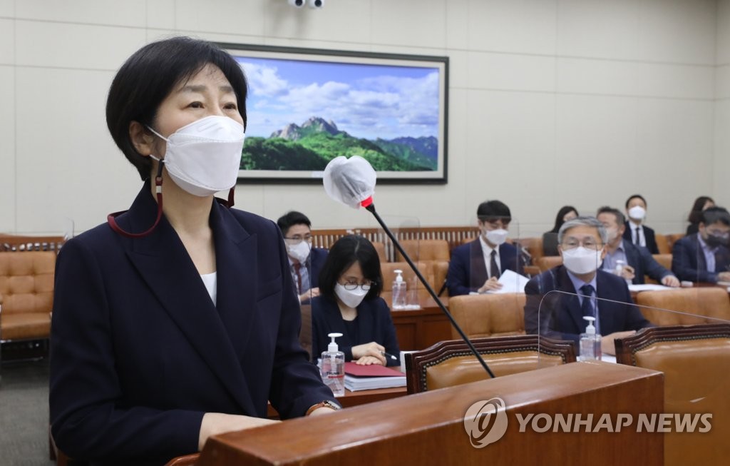 한화진 환경장관 "과학 기반 정책…규제 틀 벗어나 민간자율"