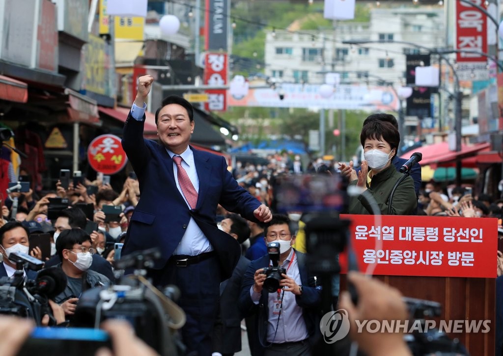 尹당선인 "진영 따라 너무 생각 달라…민주주의 큰 위기"