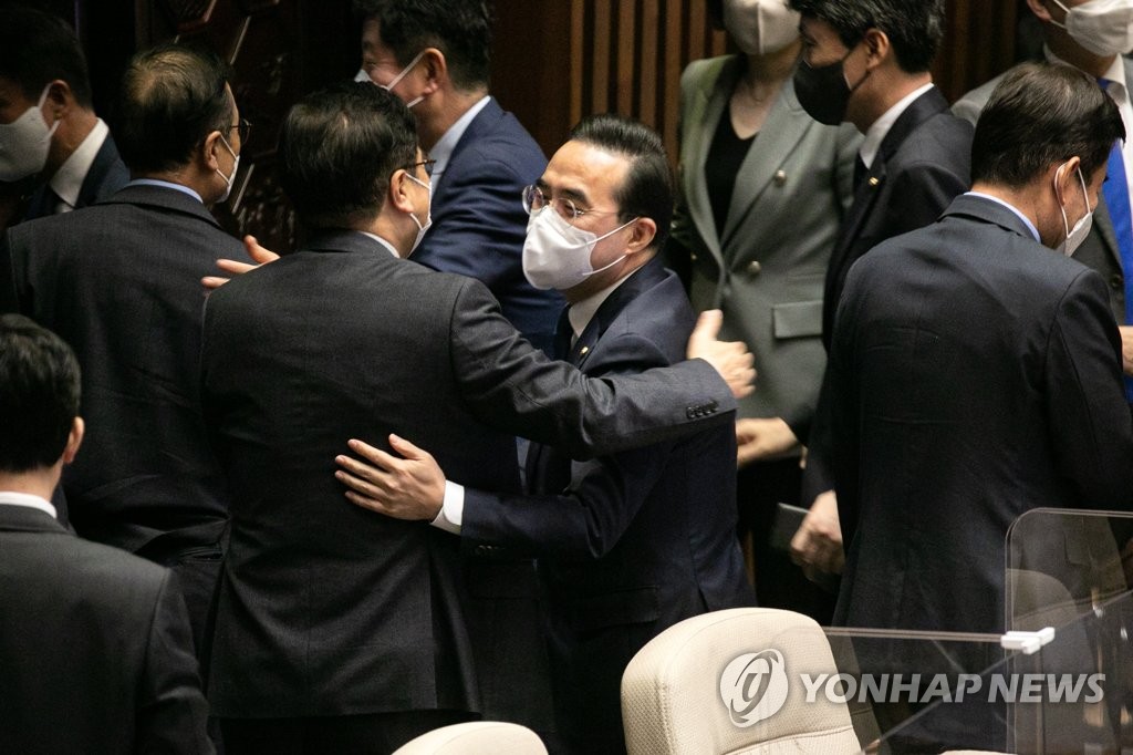 헌재로 간 '검수완박'…입법절차 정당성·법률위헌성이 쟁점