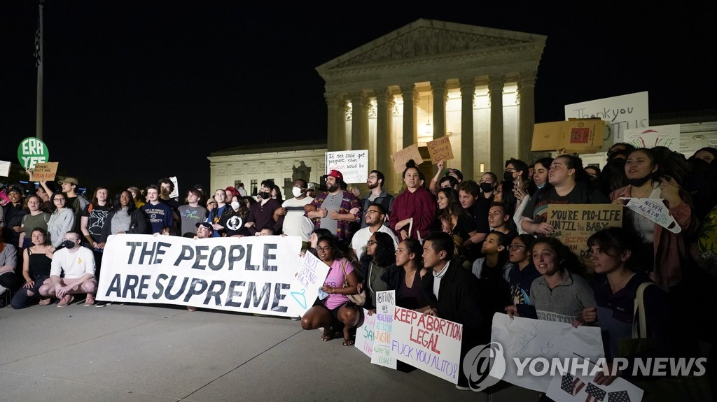 '낙태권 폐지' 특종한 폴리티코…"워싱턴 정계의 필수 가이드"