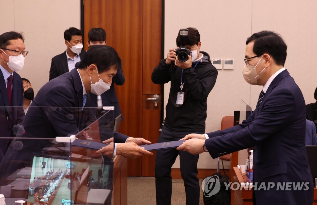 민주, 이창양 청문회 '자료미흡' 비판…공직자 유학 혜택 악용"(종합)