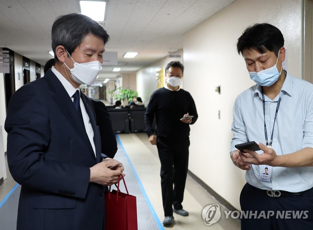 이인영 전 통일부 장관 "당으로 돌아간다…정식 복귀 신고"