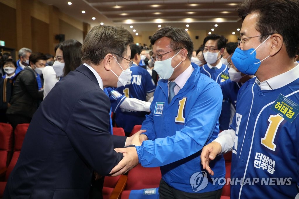 민주, 지방선거 선대위 출범 "패배 설욕…뼈까지 바꾸겠다"