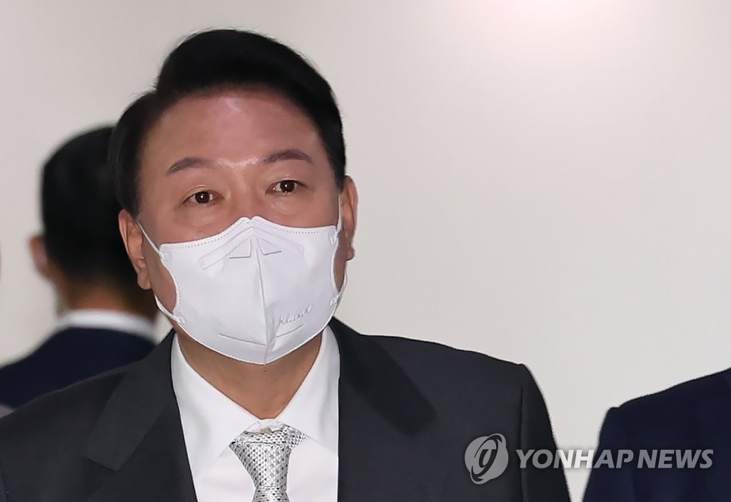 취임과 동시 '北도발' 맞이한 尹대통령, 안보숙제 시험대 오르나