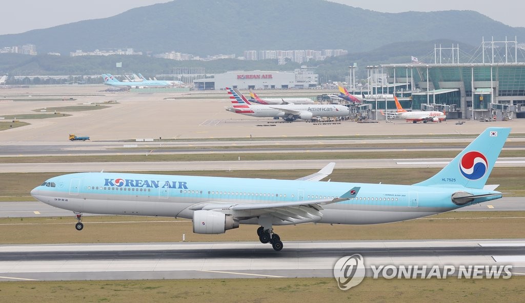 완화되는 방역·늘어나는 국제선…항공사, 운항 확대 '시동'