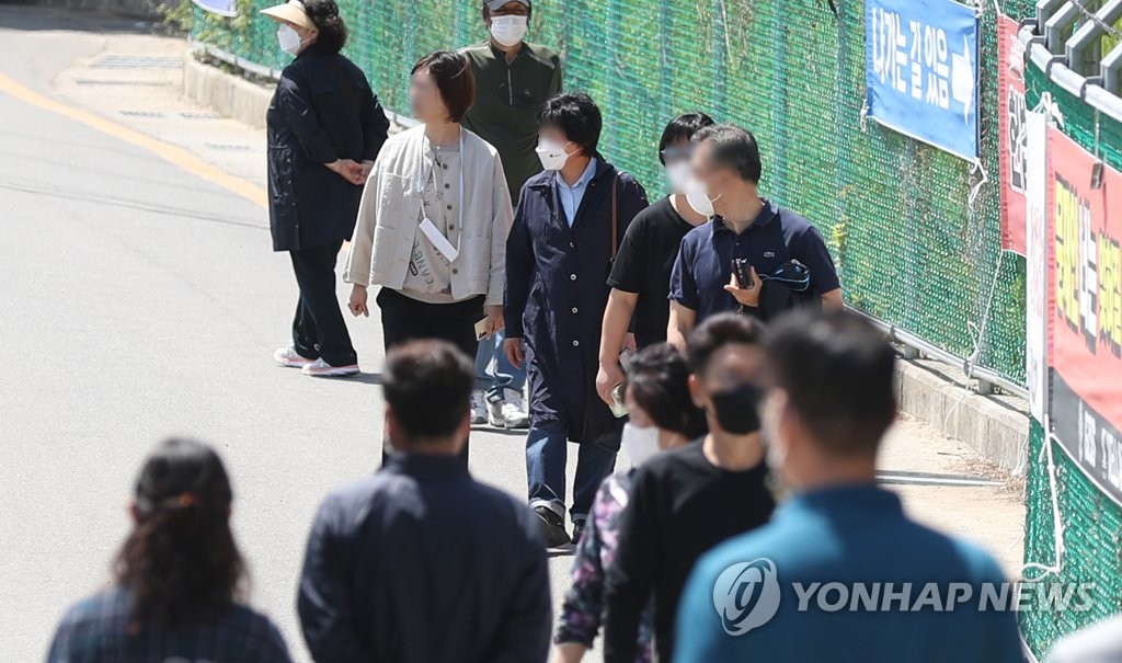 文 전대통령 "확성기 소음·욕설 반지성이 시골 마을 평온 깨"