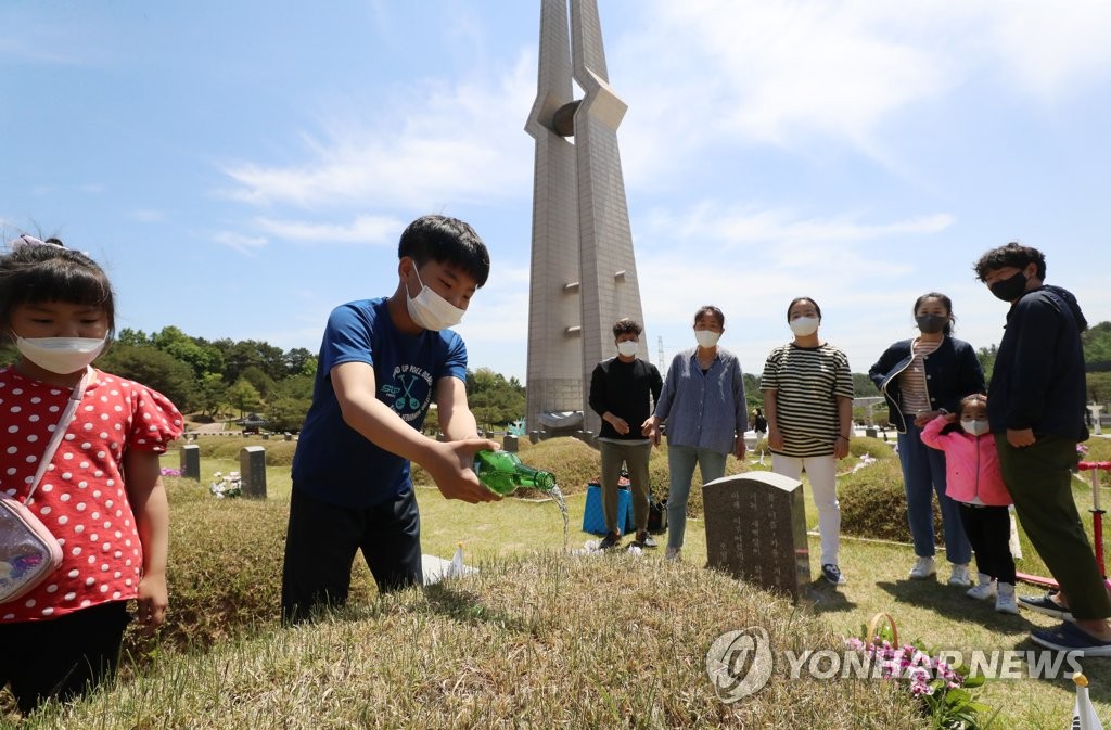 "5월은 푸르구나" 전국 관광명소에 상춘객 인산인해