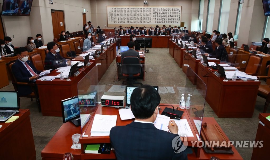 공무원·교원노조 타임오프제 도입…법사위 통과