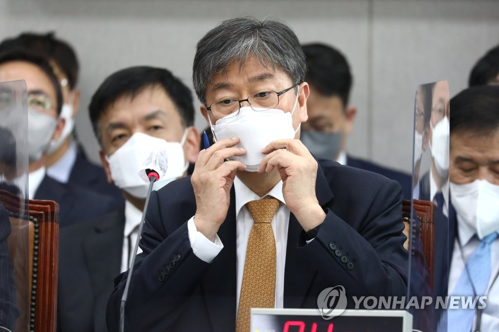 운영위, '성비위' 총무비서관 인선 도마…野비판에 尹측 '진땀'(종합)