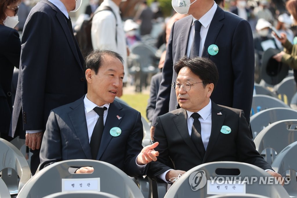 5·18기념일 맞은 광주시장 후보들 "오월정신 계승" 한목소리