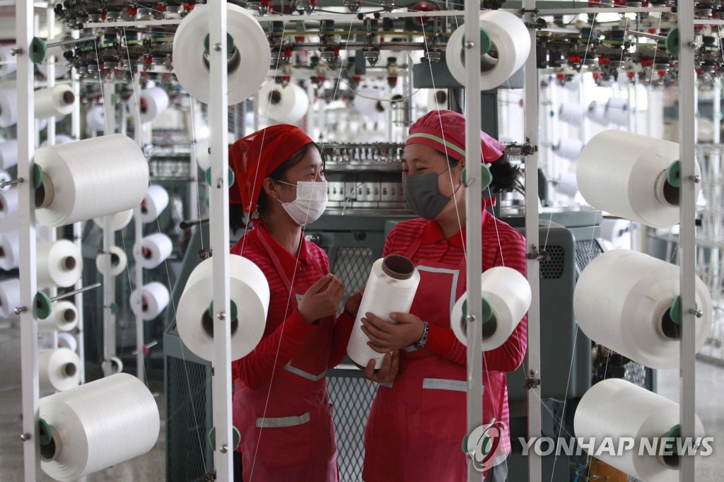 북, 누적 발열환자 200만명 육박…마스크 '이중착용' 권장(종합)