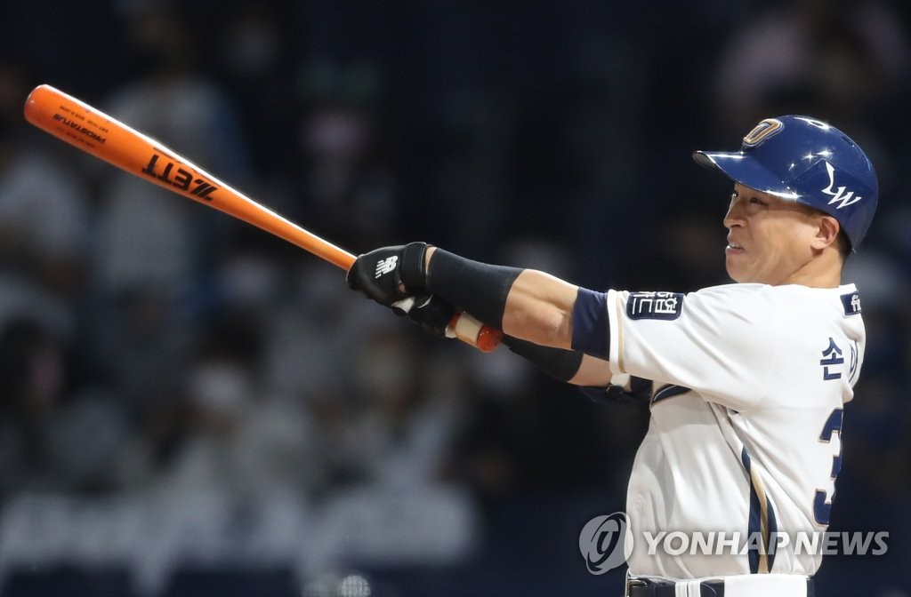 프로야구 NC 손아섭, 이적 후 첫 홈런포 신고