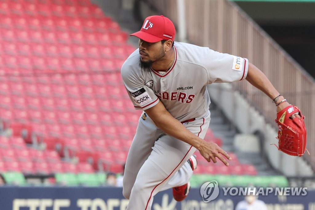 SSG, 두산에 완승…'외국인 듀오' 폰트 호투·크론 맹타