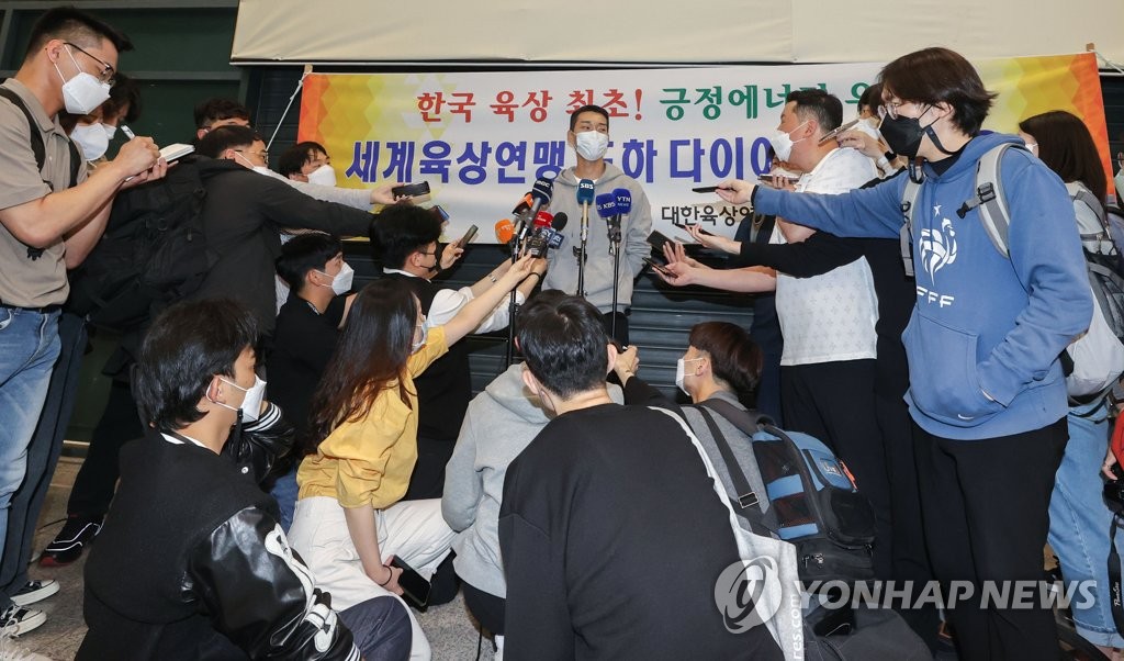 달라진 우상혁의 위상…바심은 견제하고, 동반 훈련 요청은 쇄도