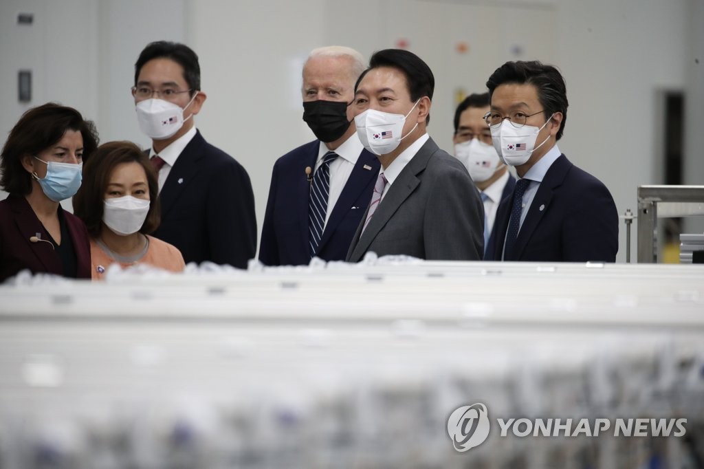 평택공장서 두 정상 영접한 이재용 "한미 반도체 협력 발전 기대"