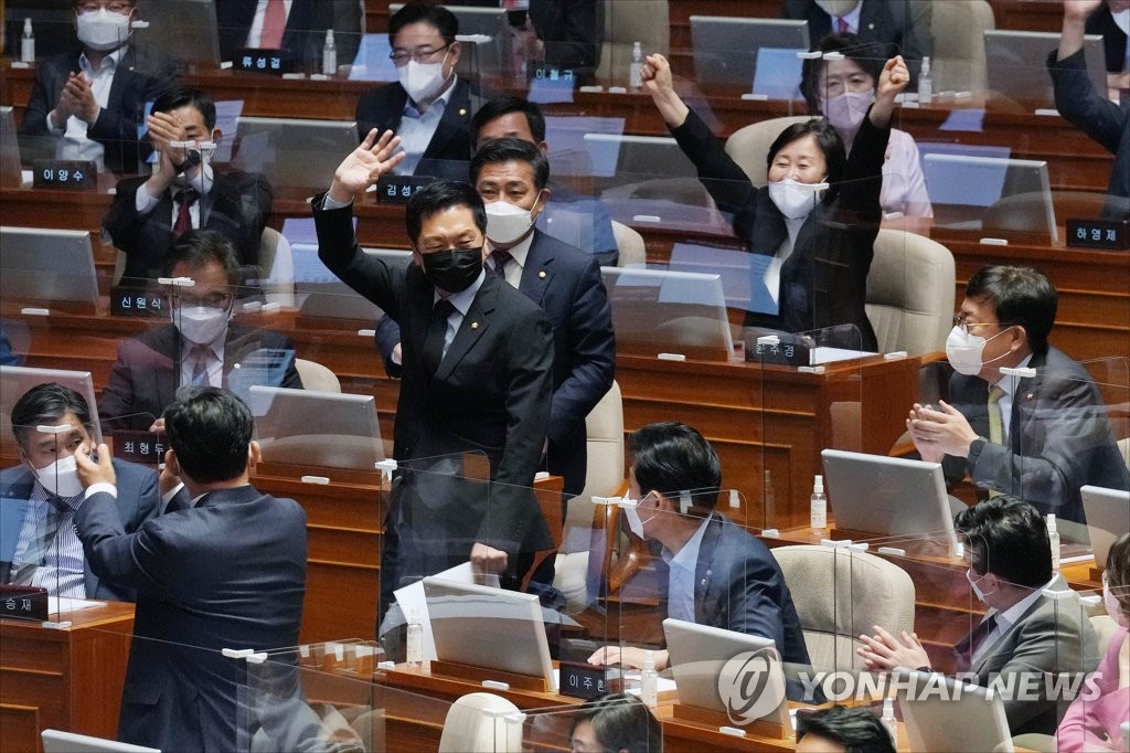 與, 김기현 징계에 "앙갚음하나" 野맹폭…권한쟁의도 압박