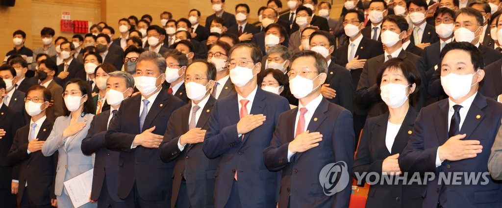 한덕수 책임총리 실현할까…취임일성 "현장·창의·소통 내각"