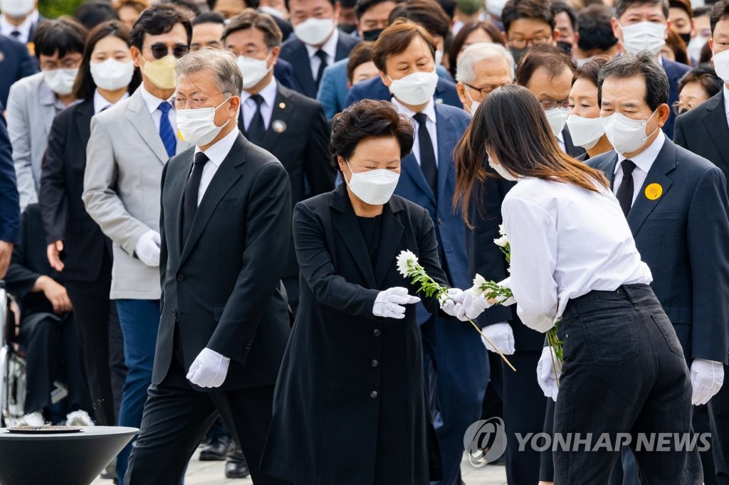 이준석, 권양숙 여사 예방…"尹대통령 좋게 본 인상 받아"(종합)