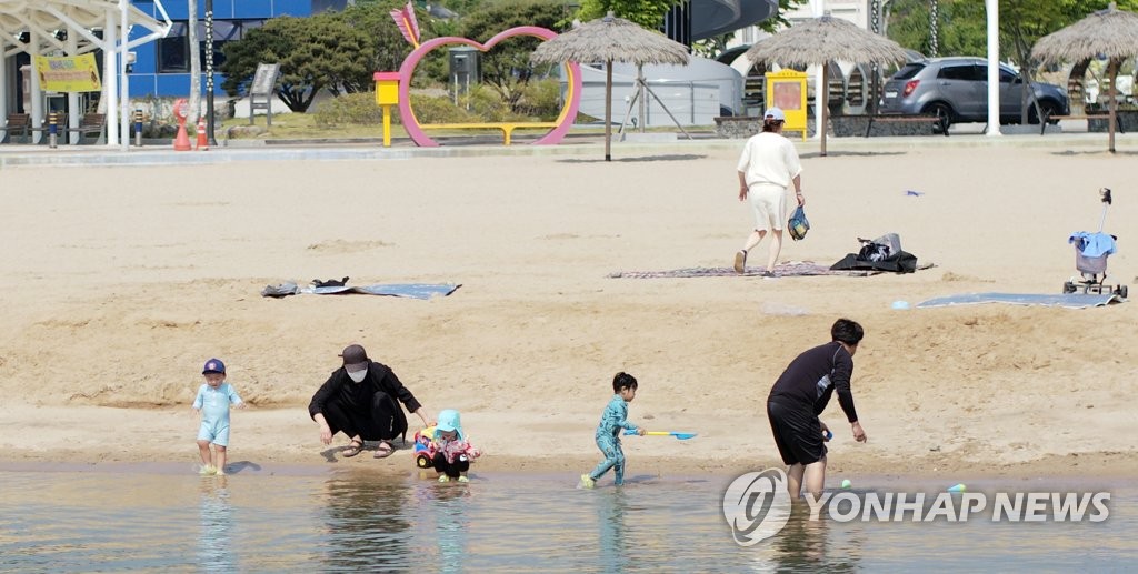 전북 낮 최고 30도…동부 내륙엔 5∼20㎜ 비