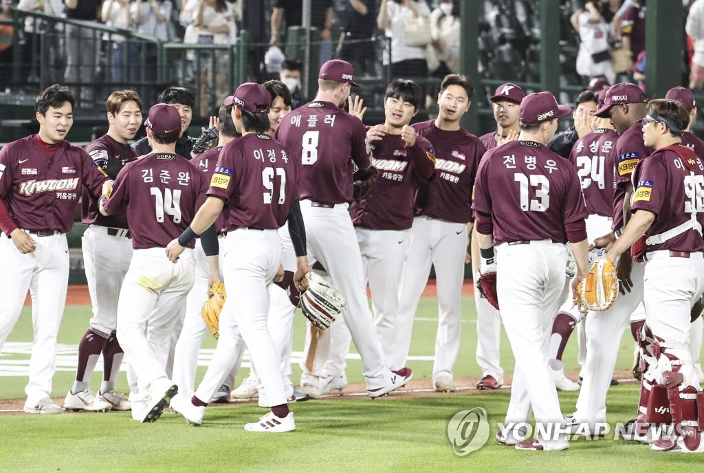 [프로야구전망대] 혹서기 레이스 시작…순위 싸움 더 뜨거워진다