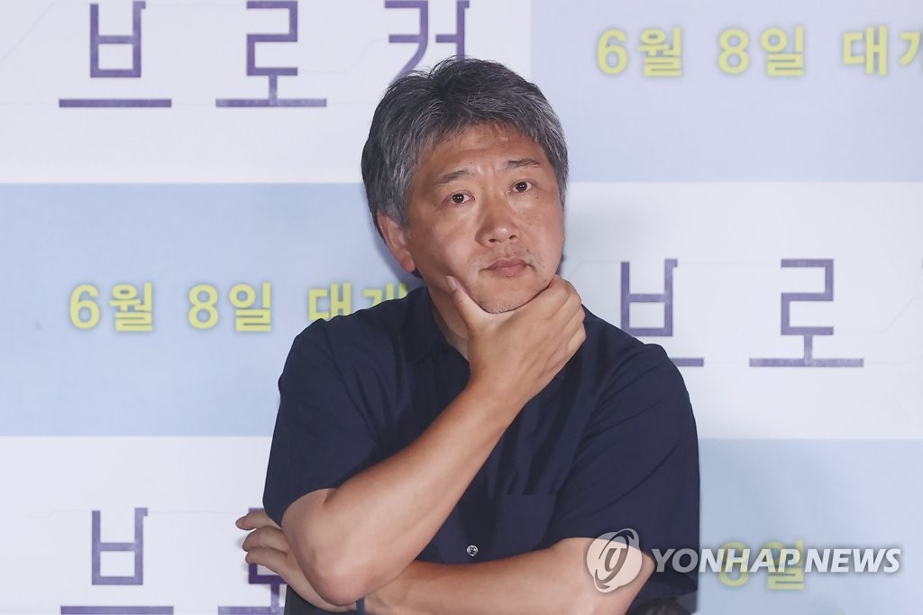 송강호 "수상 순간 패닉…천천히 야금야금 느끼고 싶어"