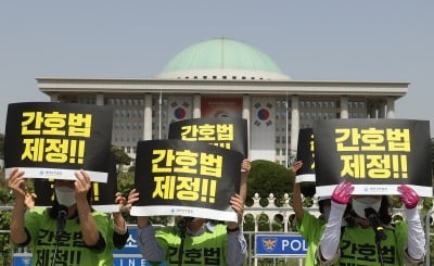 간호법, 국회 복지위 법안소위 의결…민주 단독 상정