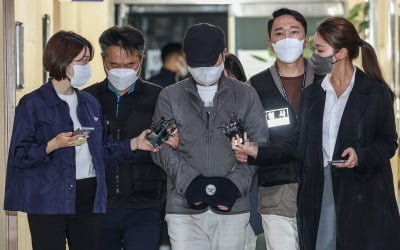'614억원 횡령' 우리은행 직원·동생 구속 기소…해외송금 추가 파악