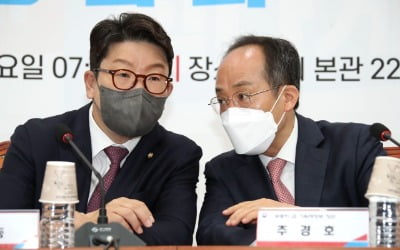 [속보] 당정, 소상공인·자영업자 370만명에 '600만원+α' 지원 합의