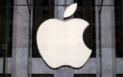 애플, 美 직원 임금 10% 인상 나서…구인난 영향